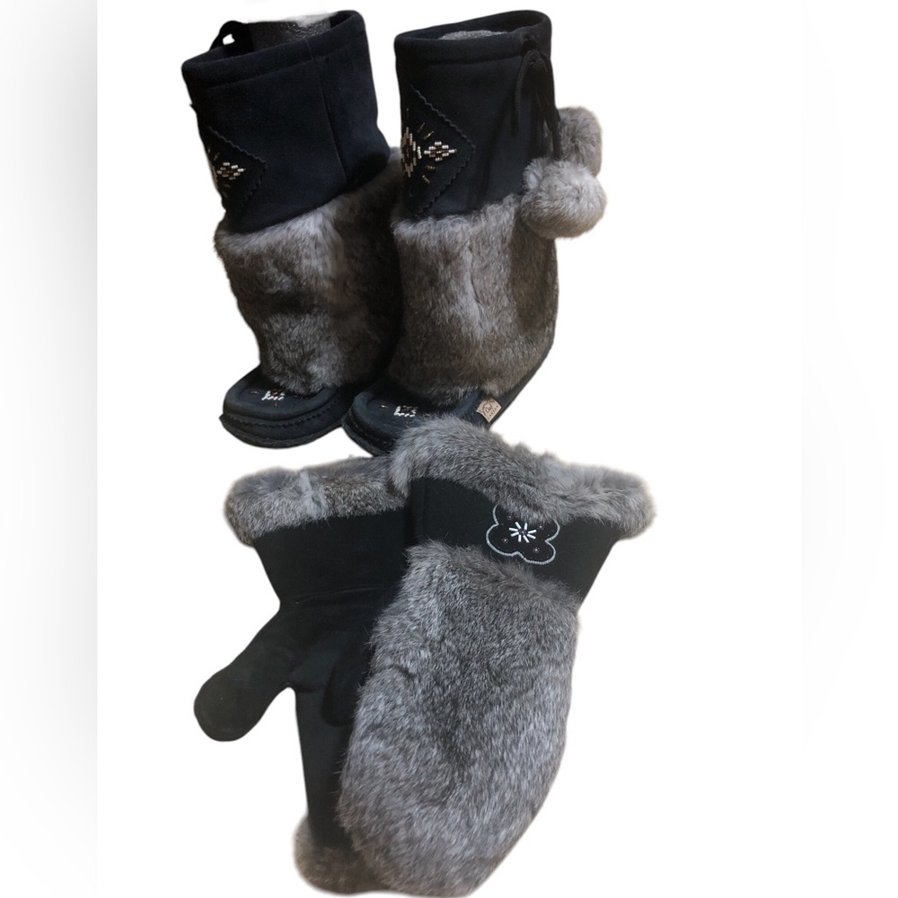 Laurentian Chief Mukluks Navy & Gray Rabbit Fur & Navy & Gray Rabbit Fur Mitts